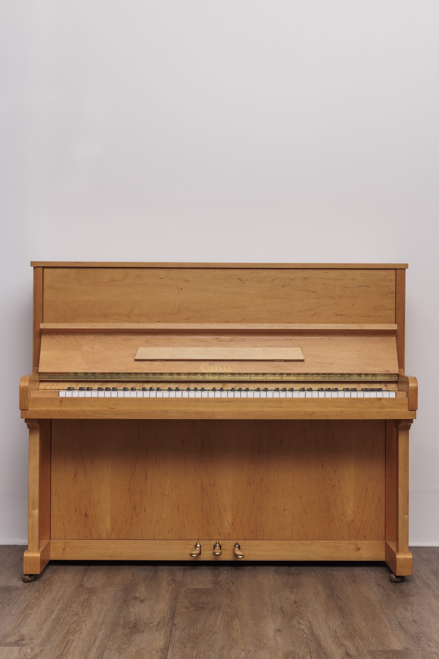 1 Pianos droits de Style LC