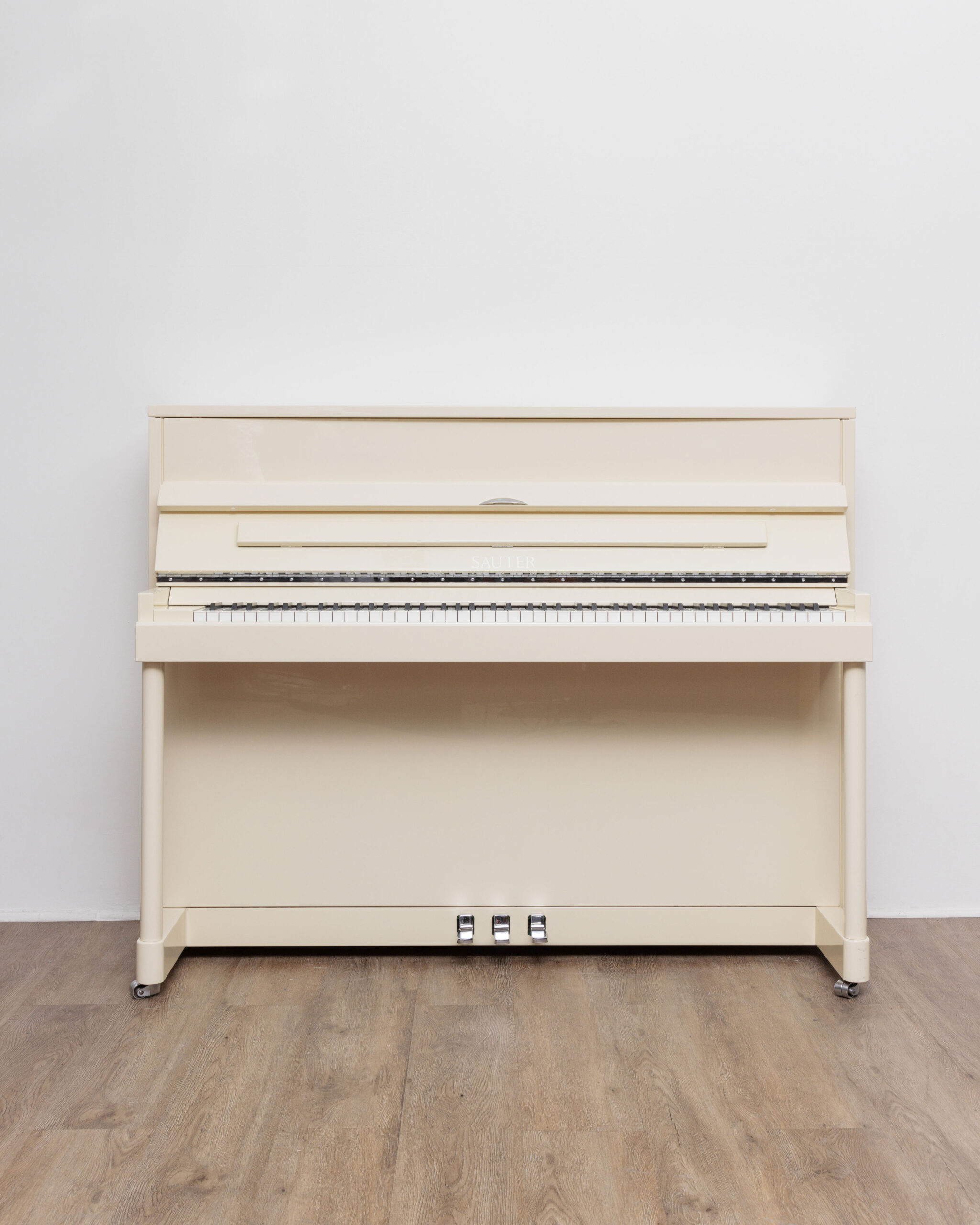 Pianos droits design LC