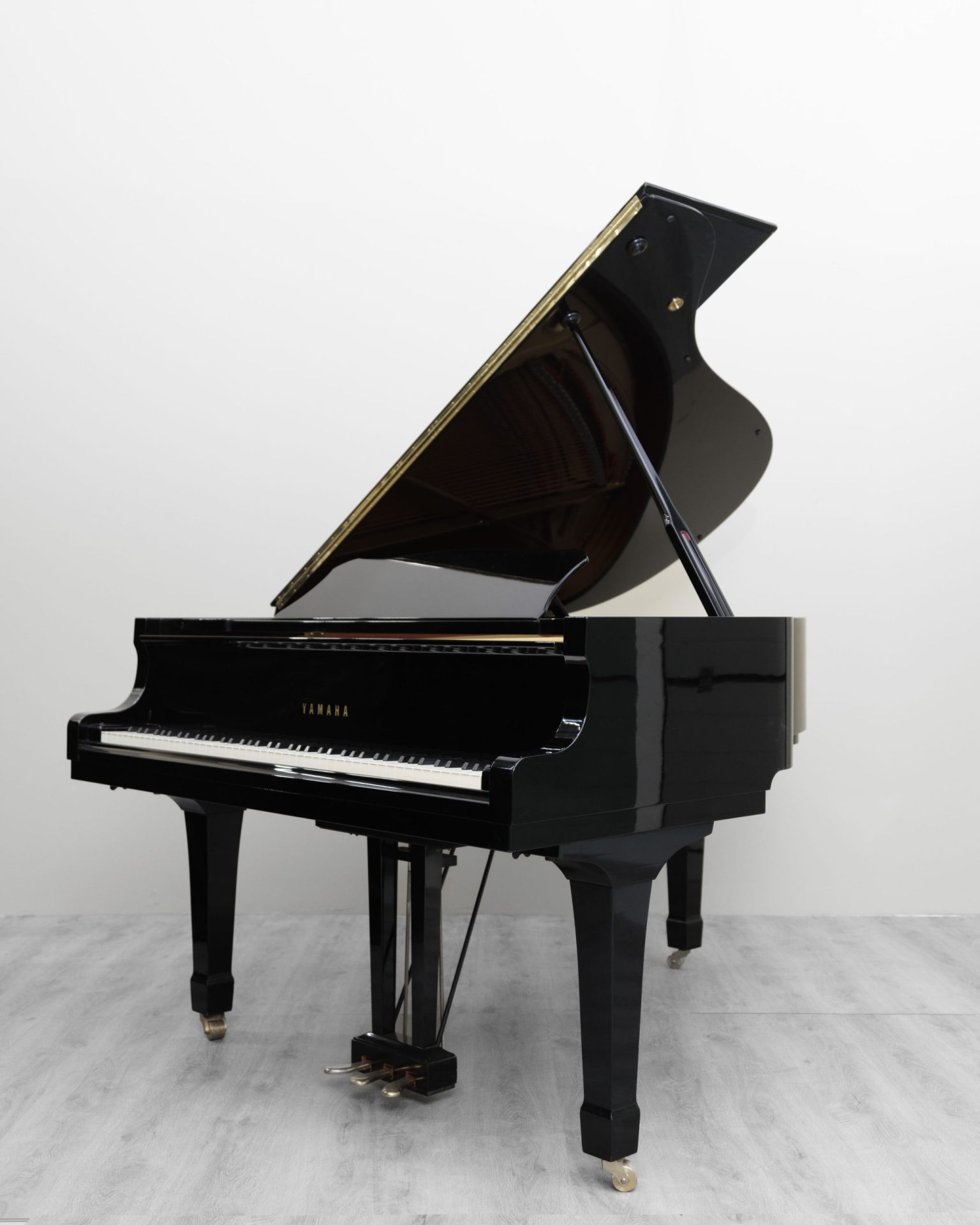 323_1 (2) Yamaha GH1B