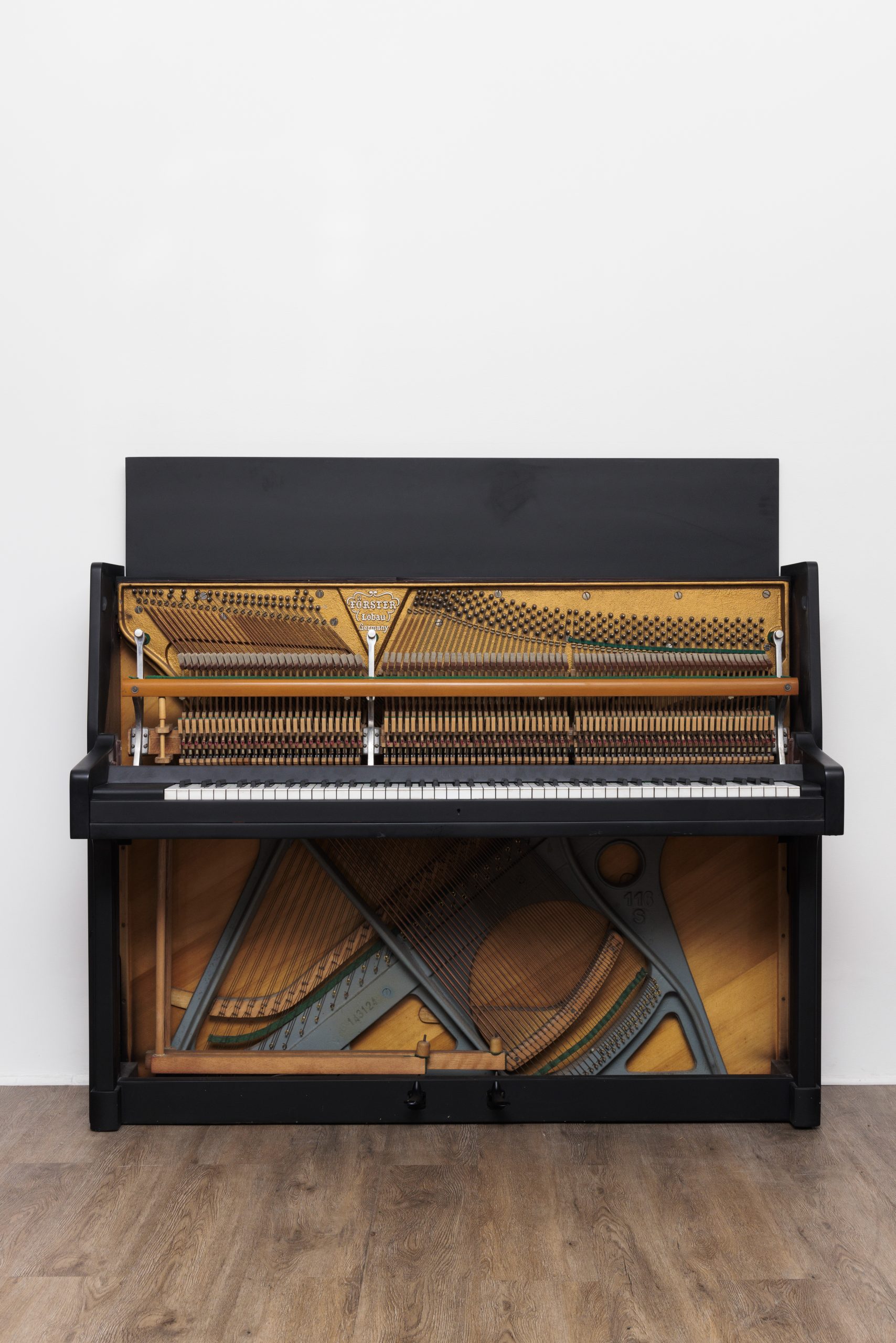 35 August Forster 122M