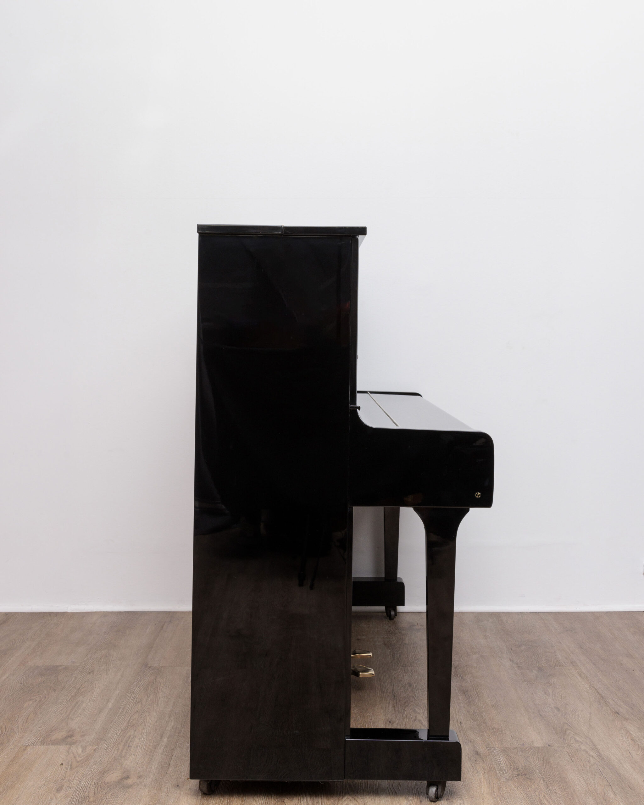 57 Yamaha U1 Silence LOA