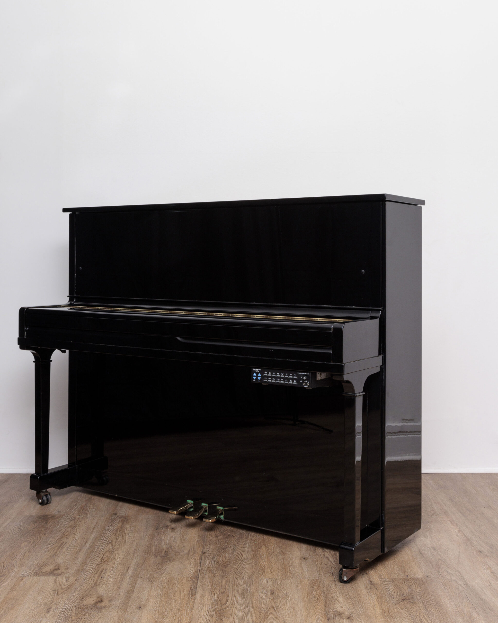 63_1 Young Chang 118 C silence