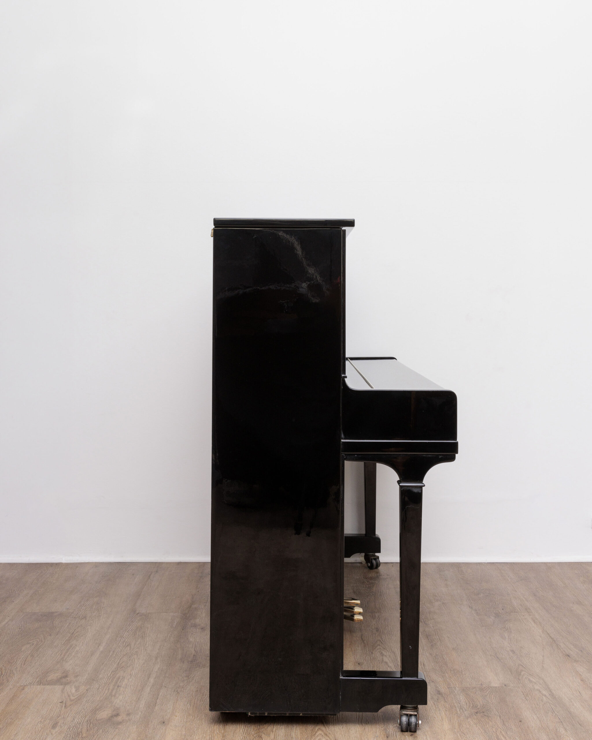 65_1 Young Chang 118 C silence