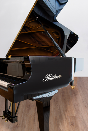 Grand-concert-Coté.DP Blüthner Concert 1 Expo