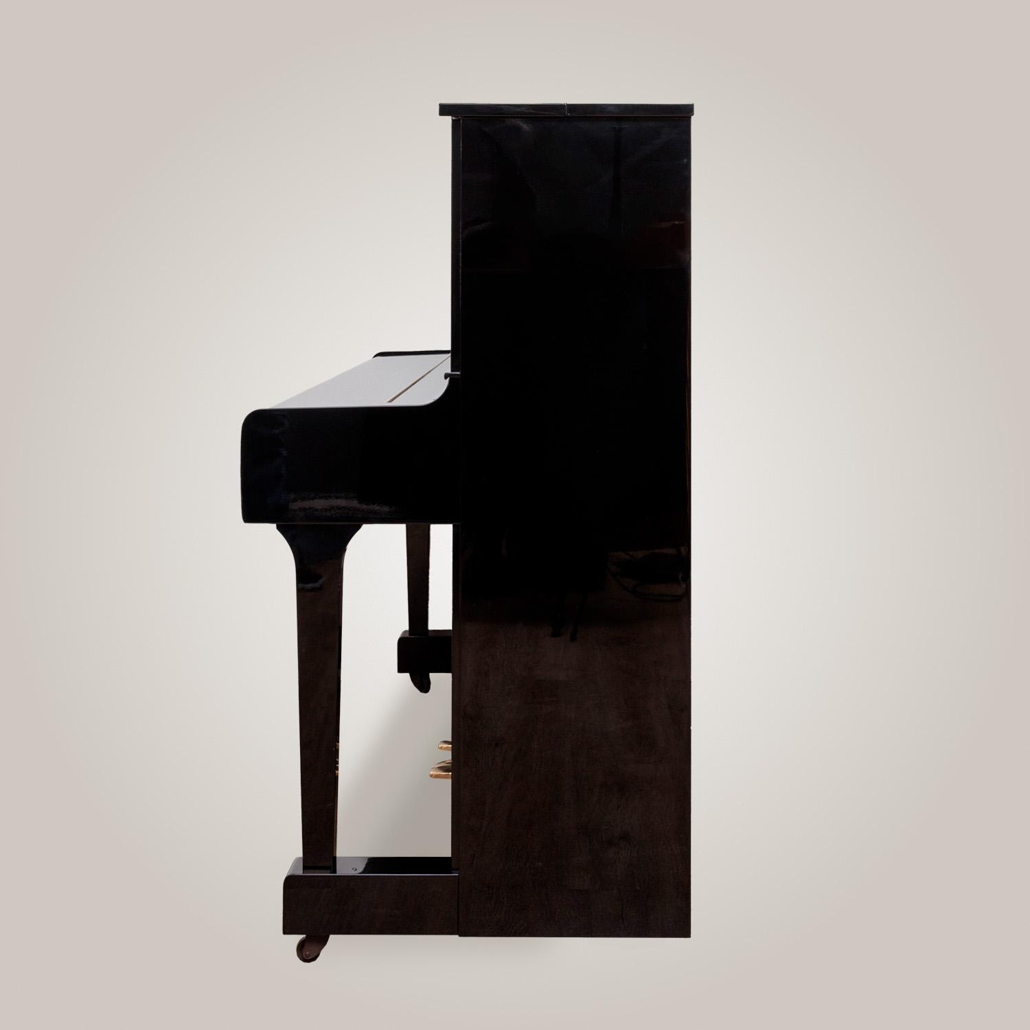 Yamaha-de-coté-DPpianos Yamaha U1 de coté