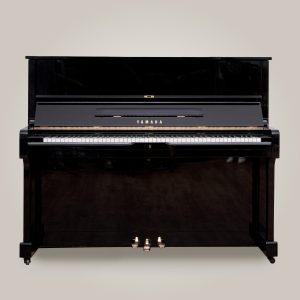 Yamaha-face-DPpianos Yamaha U1 de face chez DP pianos