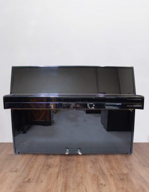 G.Niendorf-face-fermé