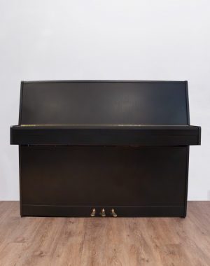 Petrof 118 frêne noir satiné-face-fermé